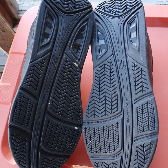 LOWERING THE PRICE for these BLACK NEW BALANACE MEN'S ATHLETIC SHOES - Picture 3 of 4